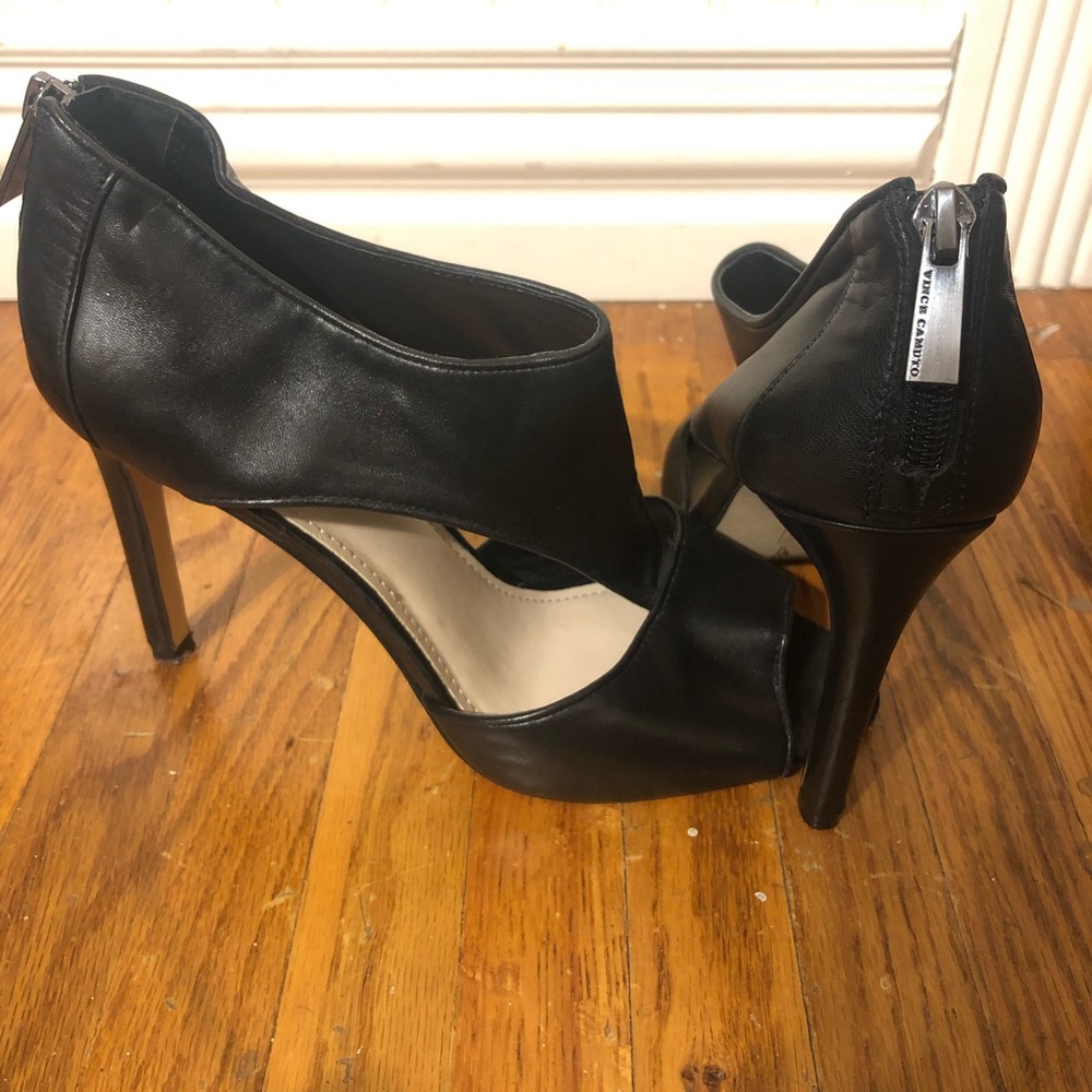 Black leather ,Vince Camuto heels- 7.5